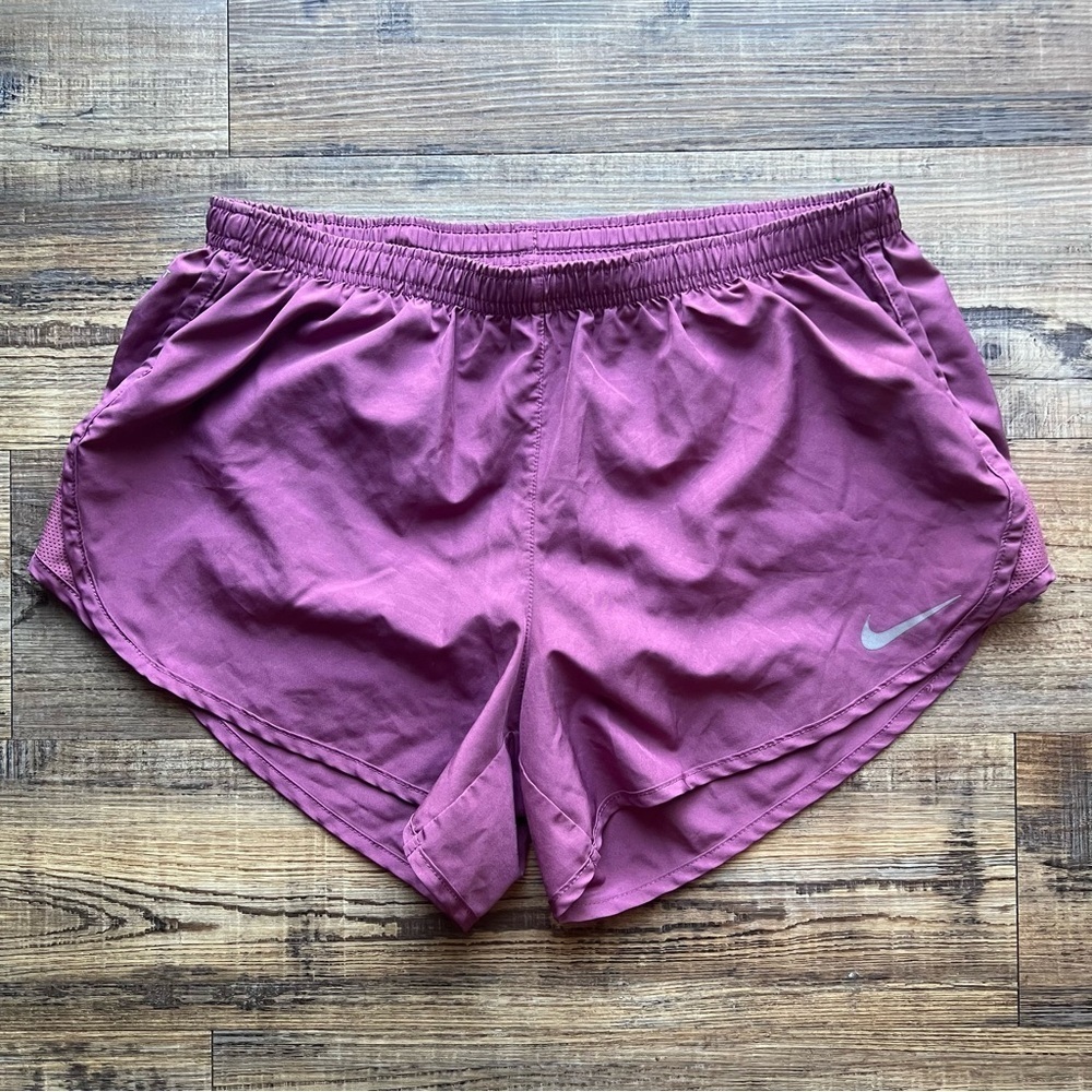 Nike Running Womans Pink Dri-Fit Shorts Activewear Workout Casual Size Medium